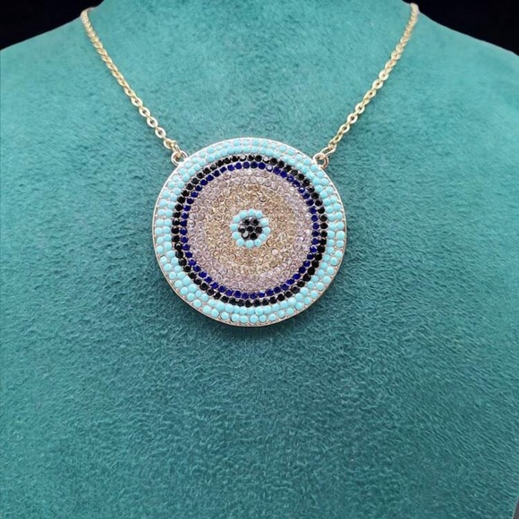 Jewelry - Elegant Gold and Blue Pendant Necklace